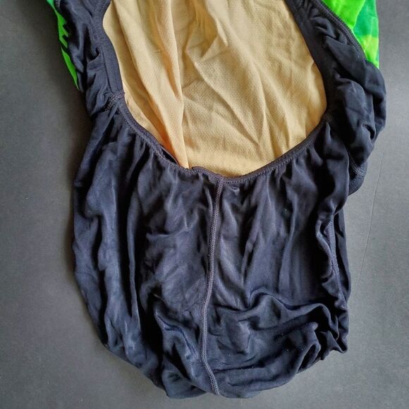 Nike one Piece Swimsuit - Picture 7 of 8